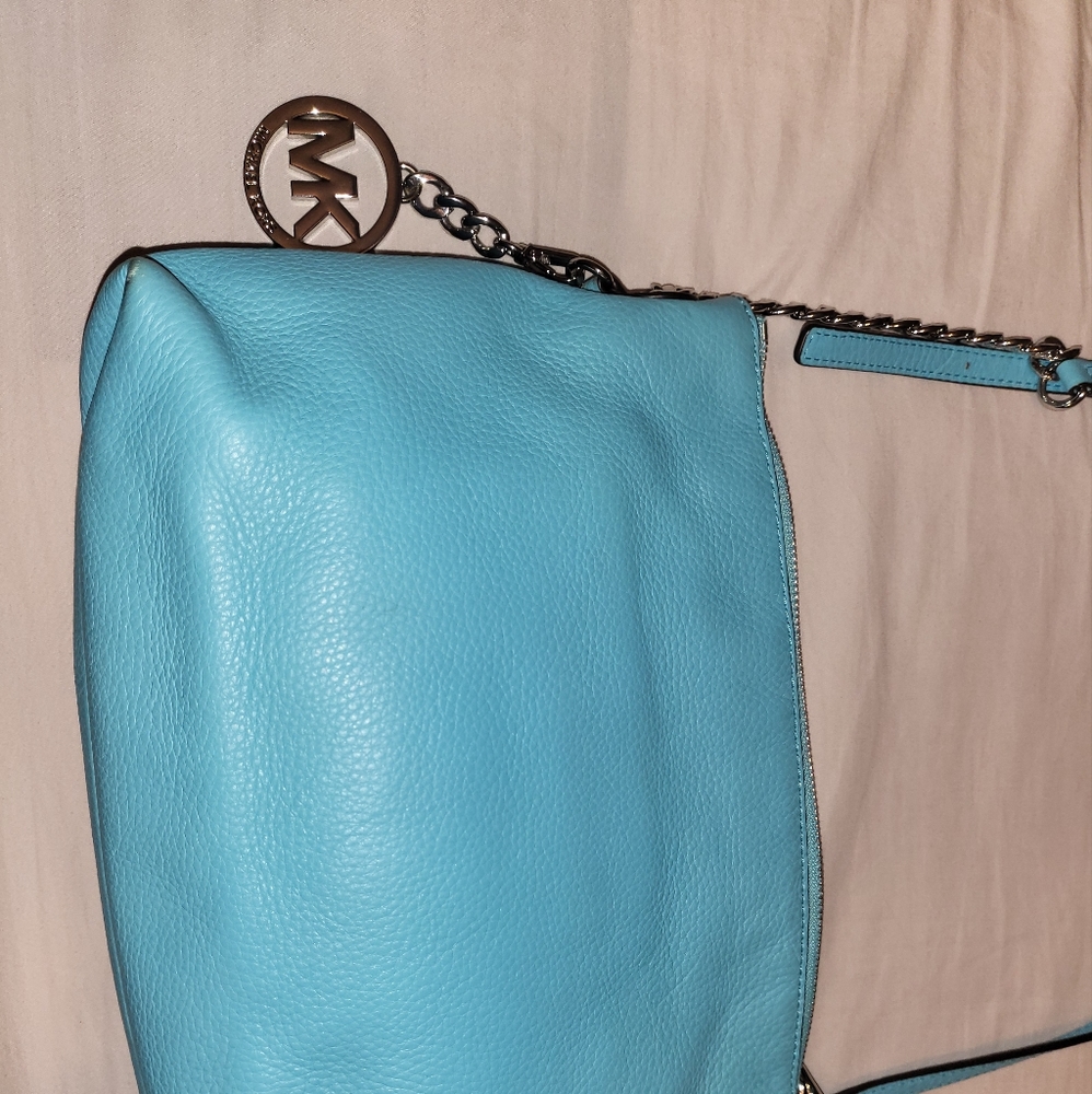 Michael Kors crossbody purse - Picture 2 of 8